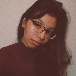 Meet your Posher, Lia